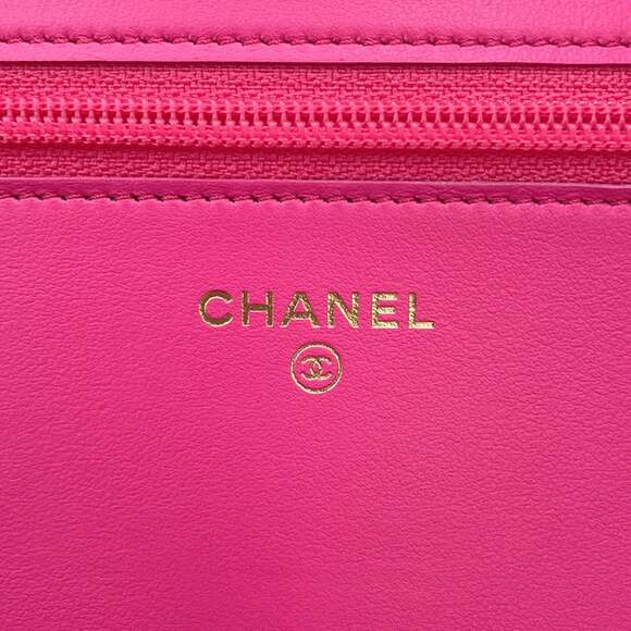 CHANEL Authentic Pink Logo Wallet - Picture 16 of 16